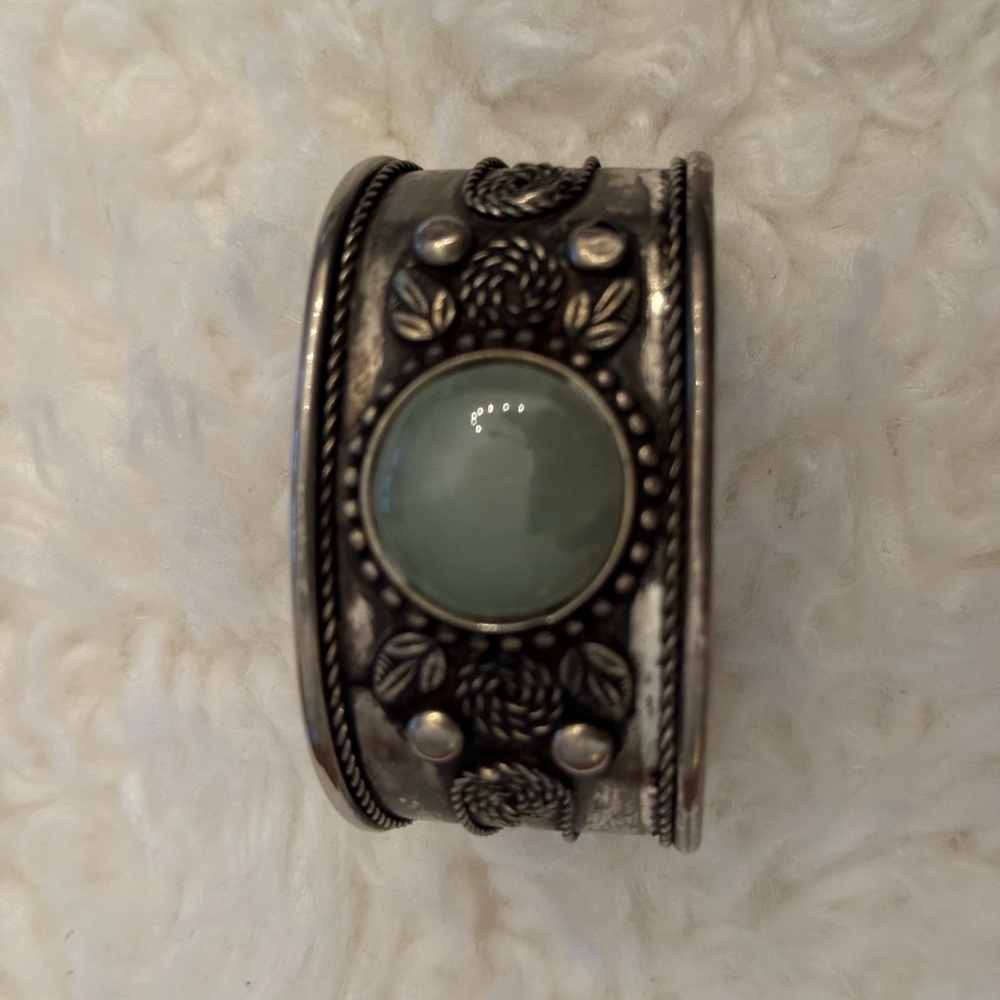 Vintage Cuff Bracelet with Pale Green Stone - Picture 3 of 4
